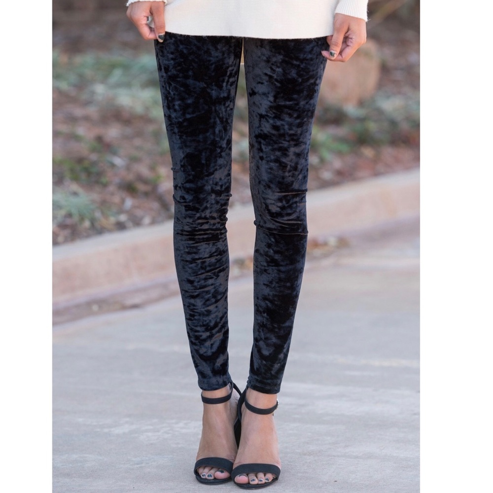 🖤 Black Crushed Velvet Leggings